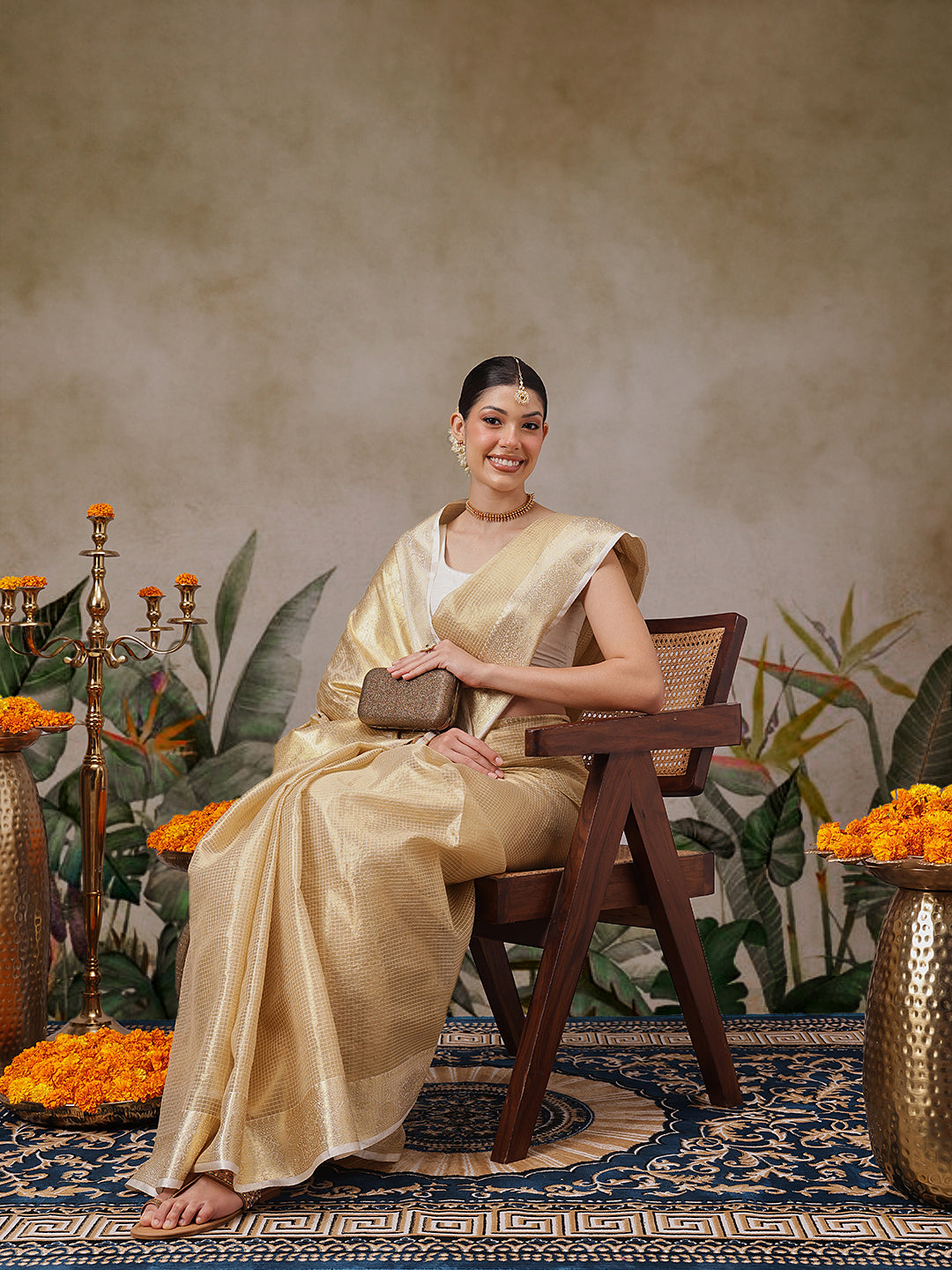 Traditional Ethnic Woven Saree for Onam & Special Occasions with Running Blouse