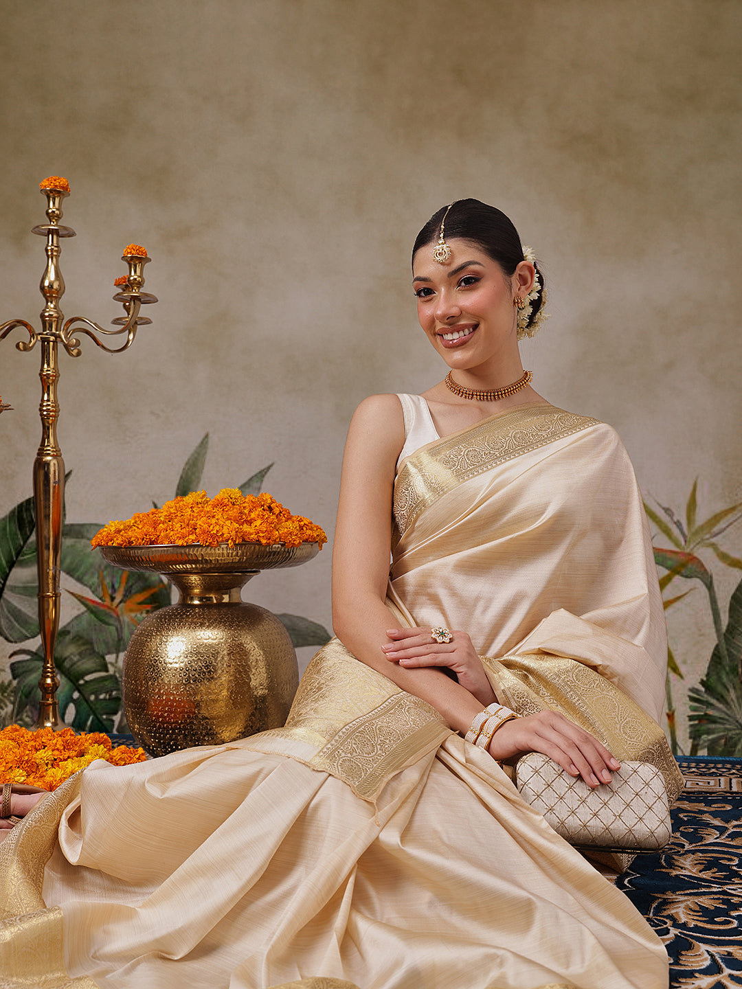 Traditional Ethnic Woven Saree for Onam & Special Occasions with Running Blouse