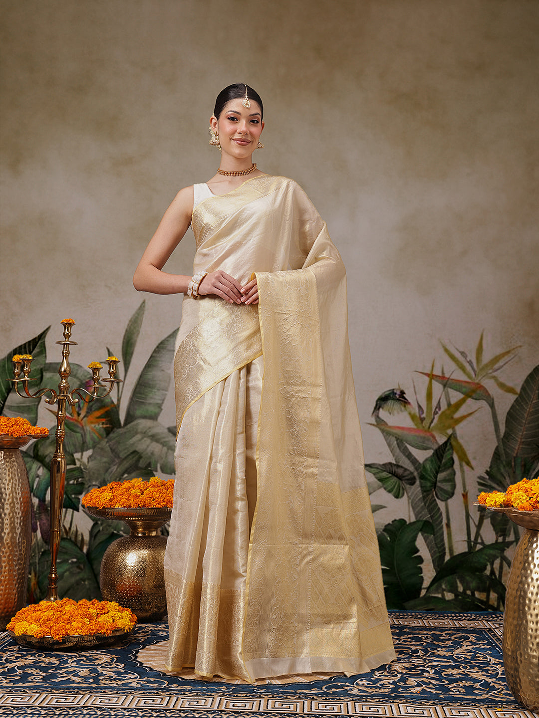 Traditional Ethnic Woven Saree for Onam & Special Occasions with Running Blouse