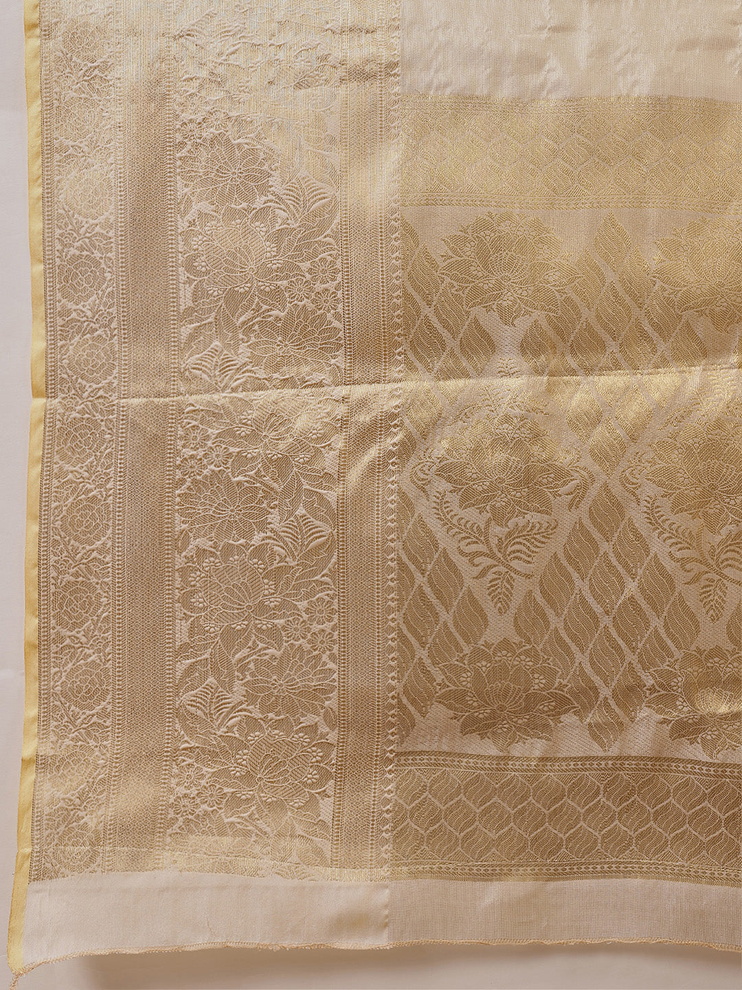 Traditional Ethnic Woven Saree for Onam & Special Occasions with Running Blouse