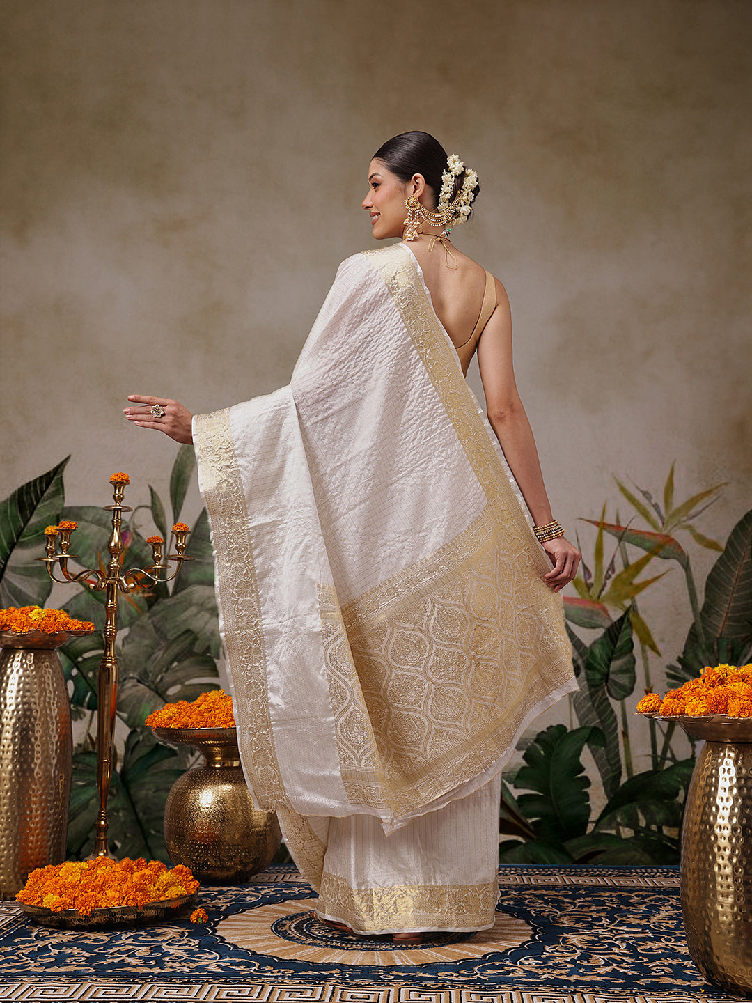 Traditional Ethnic Woven Saree for Onam & Special Occasions with Running Blouse