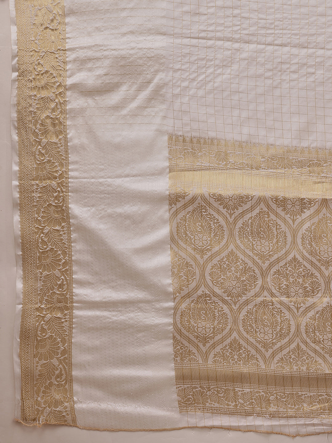 Traditional Ethnic Woven Saree for Onam & Special Occasions with Running Blouse