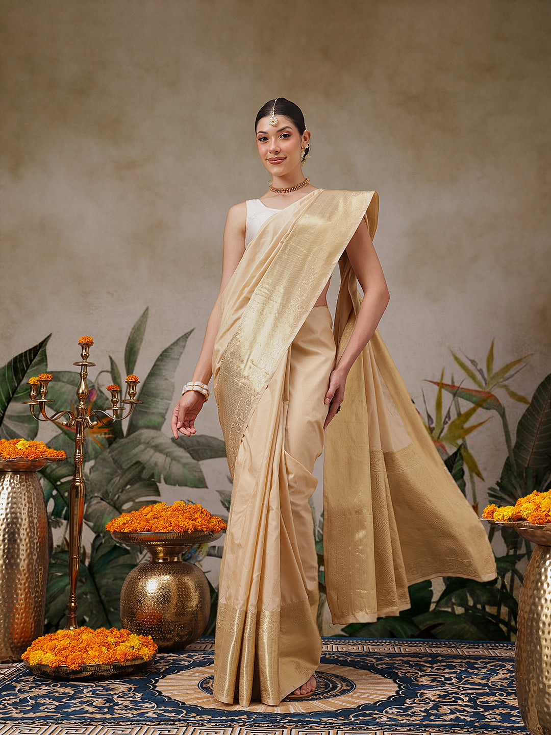Traditional Ethnic Woven Saree for Onam & Special Occasions with Running Blouse