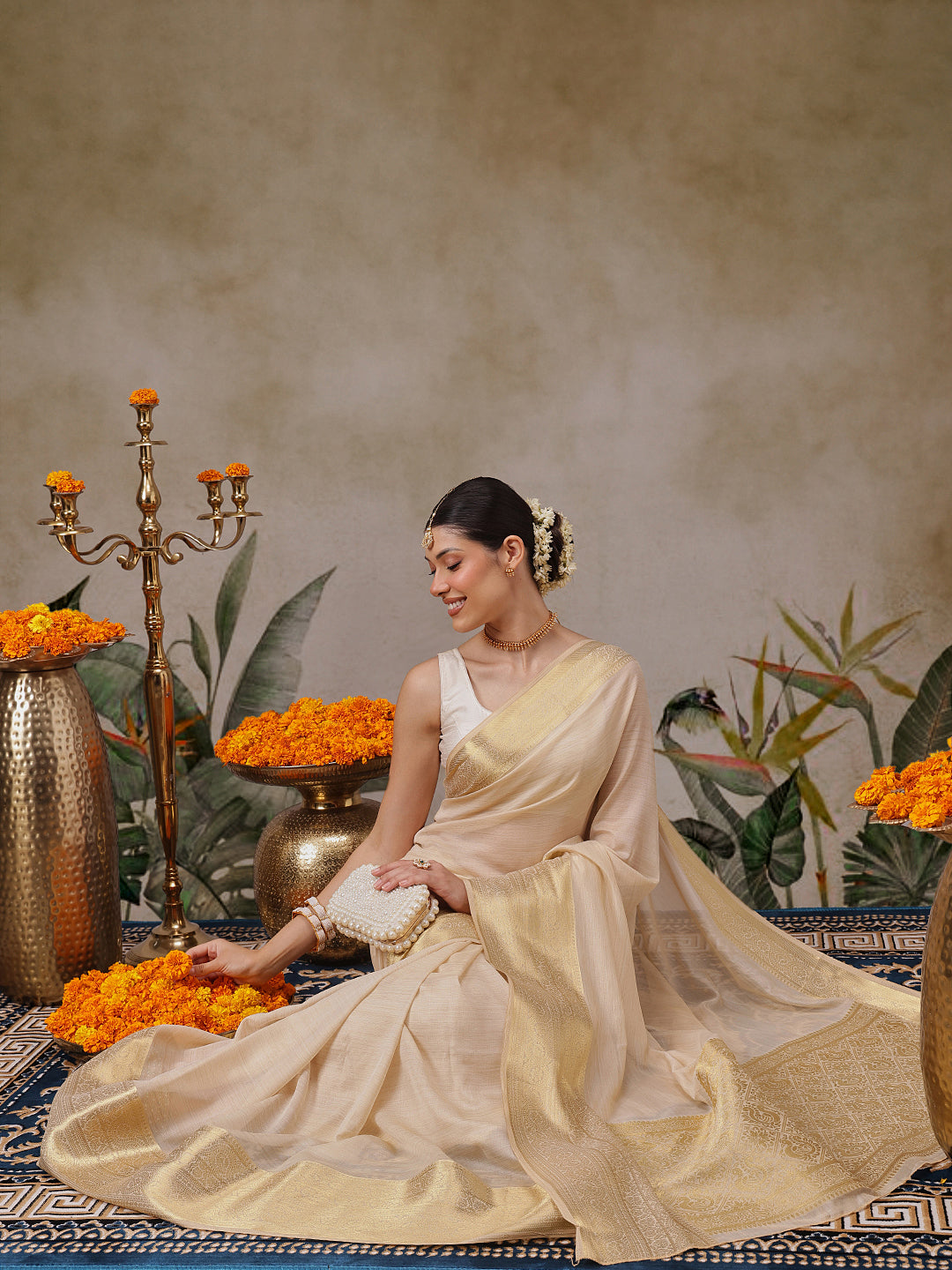 Traditional Ethnic Woven Saree for Onam & Special Occasions with Running Blouse