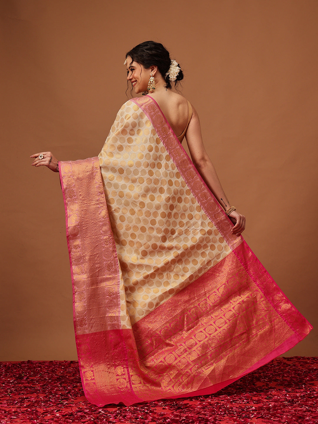Traditional Ethnic Woven Saree for Onam & Special Occasions with Running Blouse