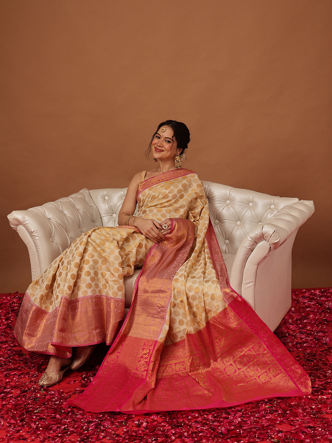 Traditional Ethnic Woven Saree for Onam & Special Occasions with Running Blouse