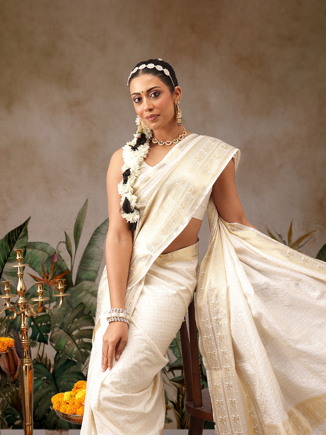 Traditional Ethnic Woven Saree for Onam & Special Occasions with Running Blouse