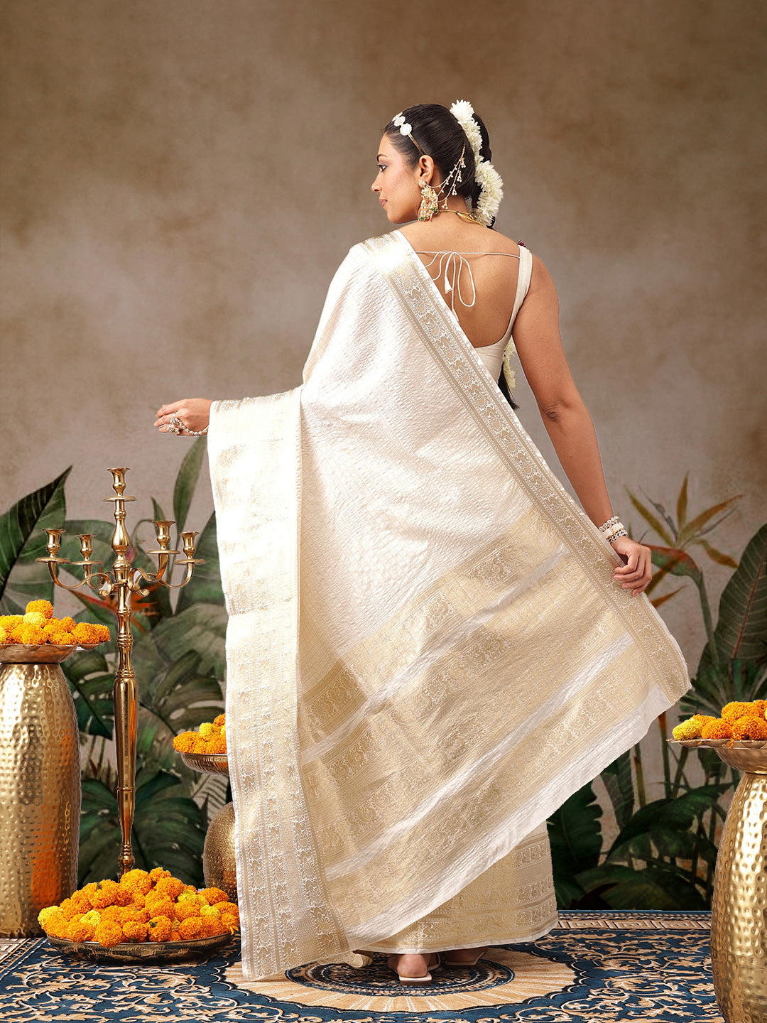 Traditional Ethnic Woven Saree for Onam & Special Occasions with Running Blouse