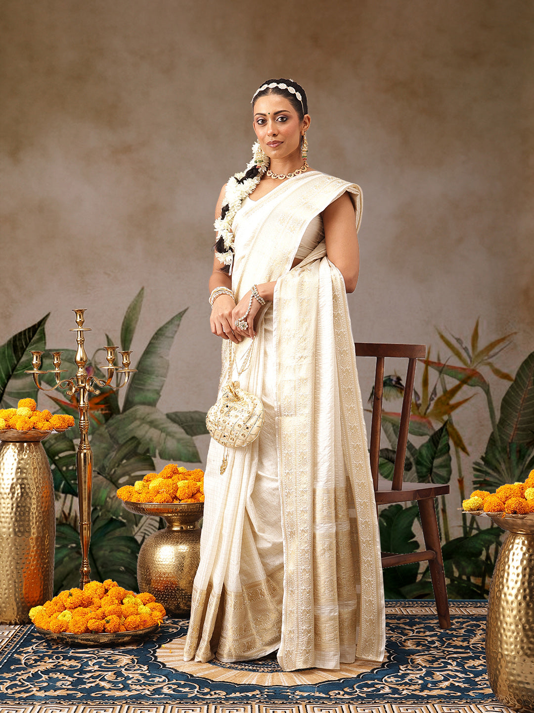 Traditional Ethnic Woven Saree for Onam & Special Occasions with Running Blouse