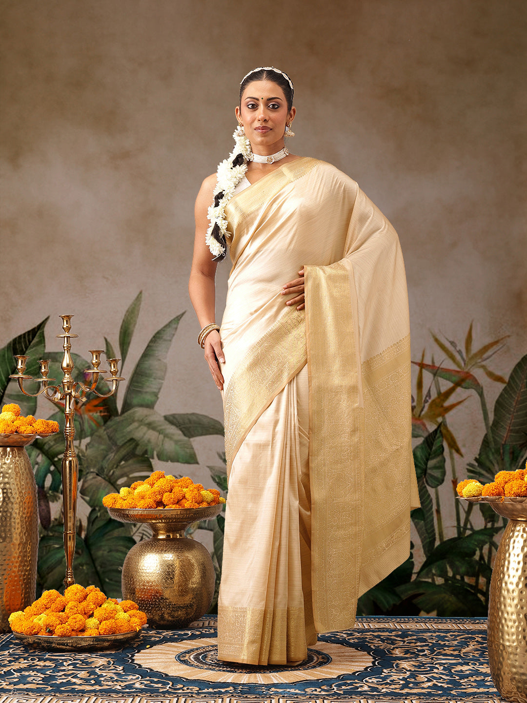 Traditional Ethnic Woven Saree for Onam & Special Occasions with Running Blouse