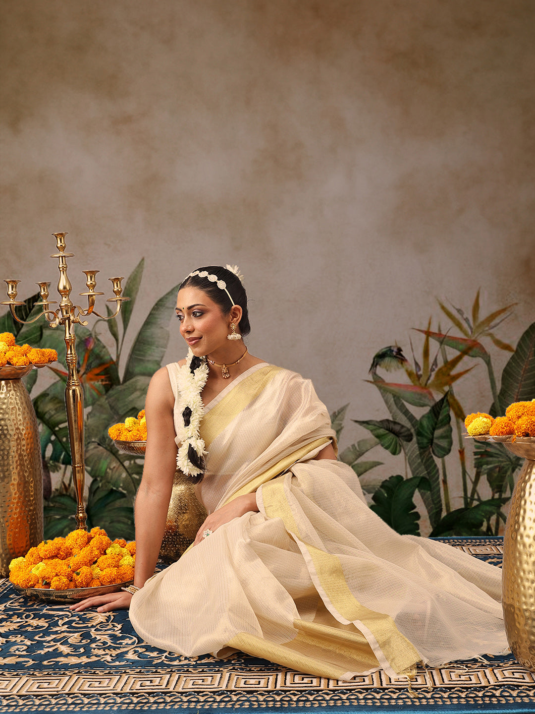 Traditional Ethnic Woven Saree for Onam & Special Occasions with Running Blouse