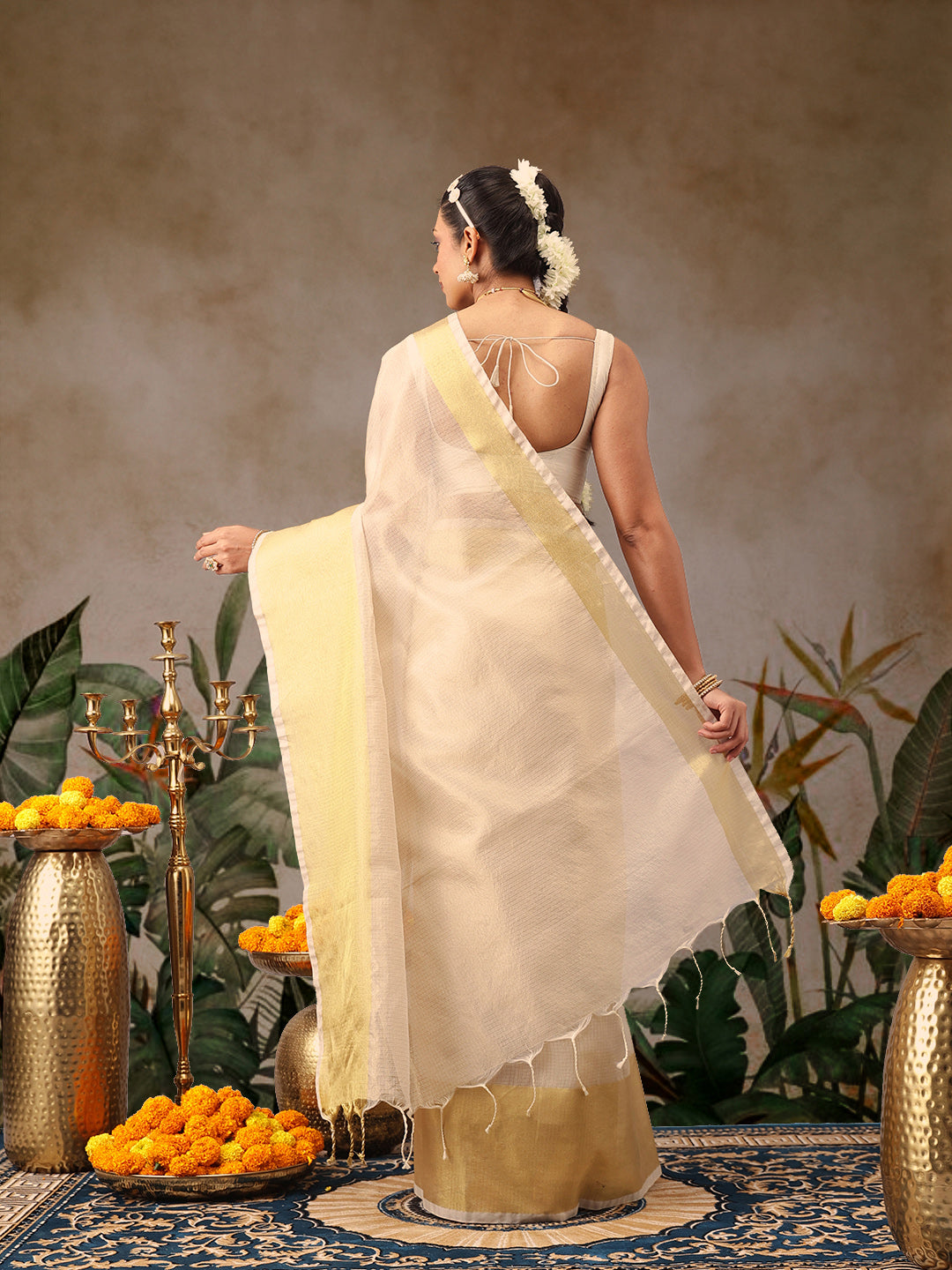 Traditional Ethnic Woven Saree for Onam & Special Occasions with Running Blouse