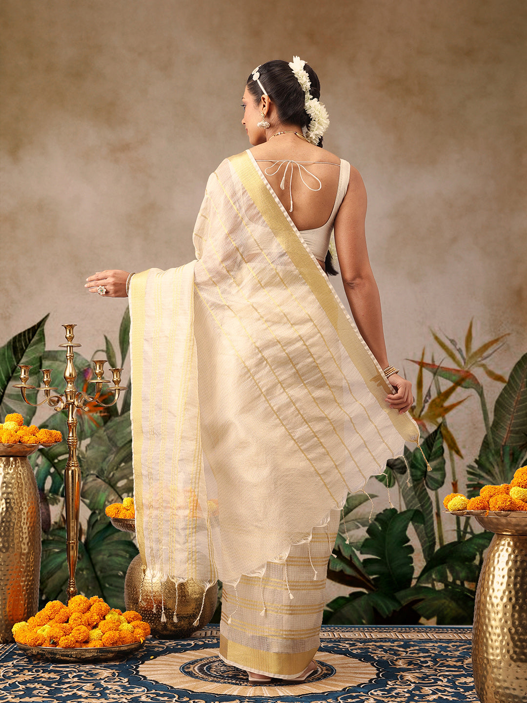 Traditional Ethnic Woven Saree for Onam & Special Occasions with Running Blouse