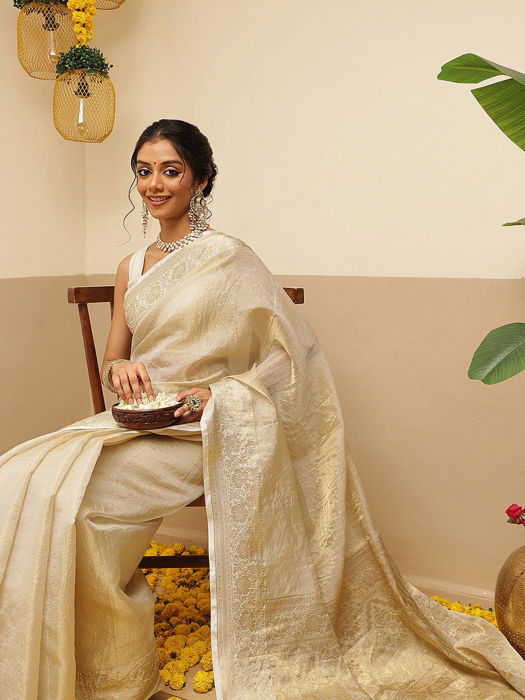 Traditional Ethnic Woven Saree for Onam & Special Occasions with Running Blouse