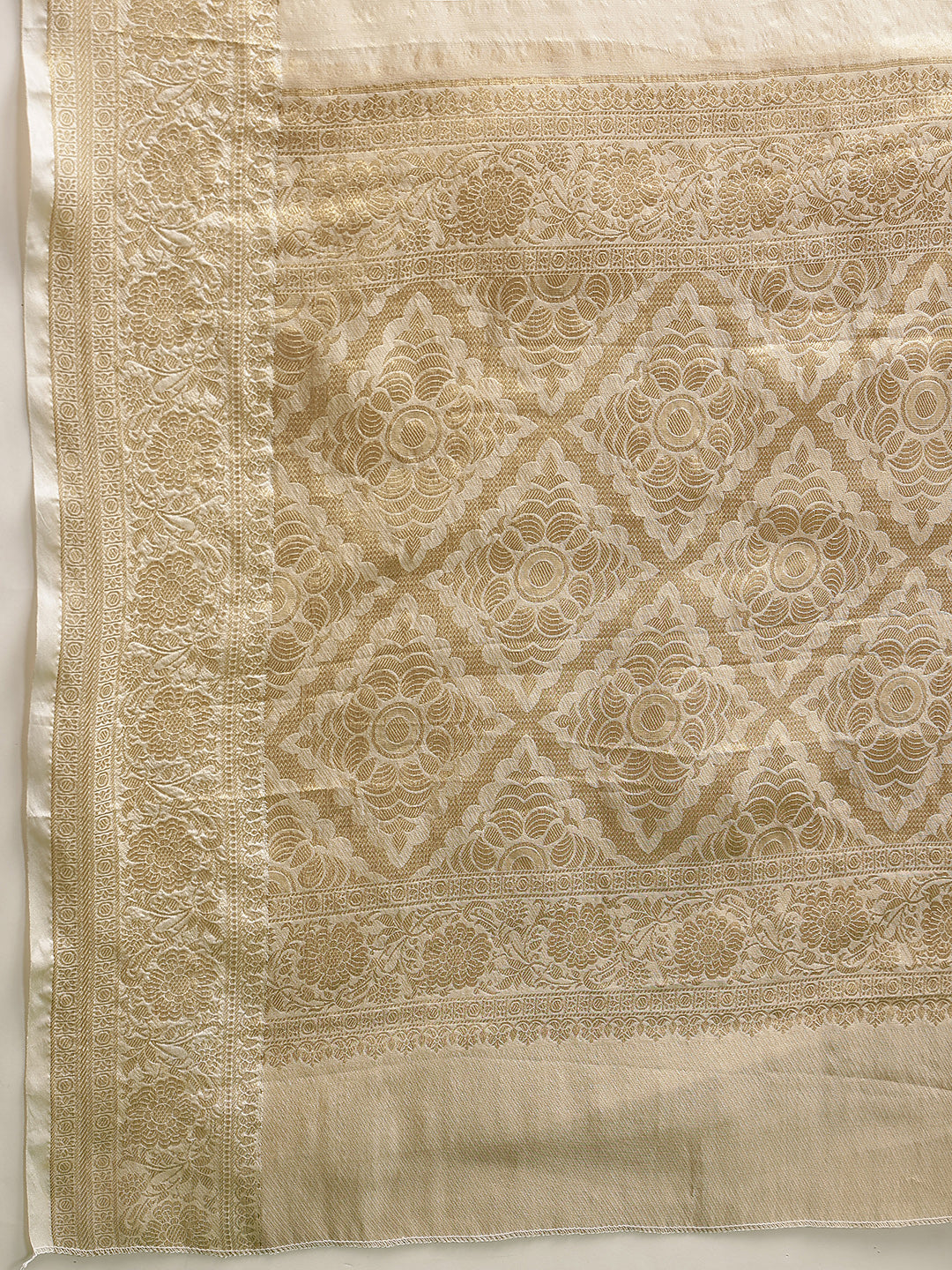 Traditional Ethnic Woven Saree for Onam & Special Occasions with Running Blouse