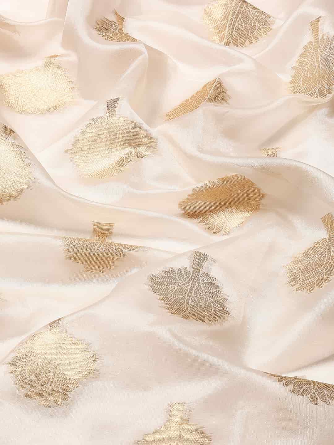 Traditional Ethnic Woven Saree for Onam & Special Occasions with Running Blouse