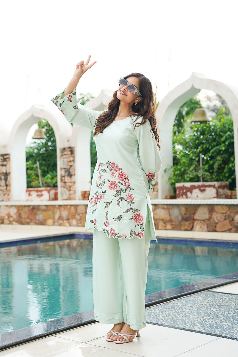 green-silk-blend-solid-embroidered-coord-sets-vcord1171