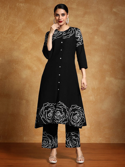 Women-Bold Floral Placement Printed Flared Kurta With Trouser