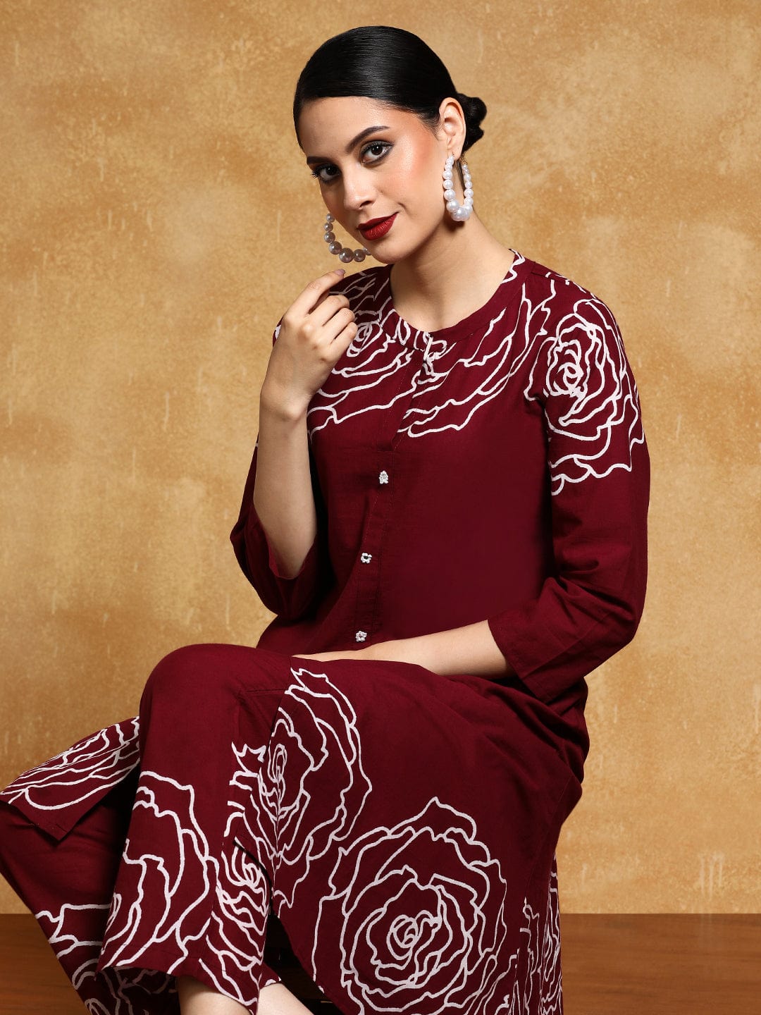 Women-Bold Floral Placement Printed Flared Kurta With Trouser