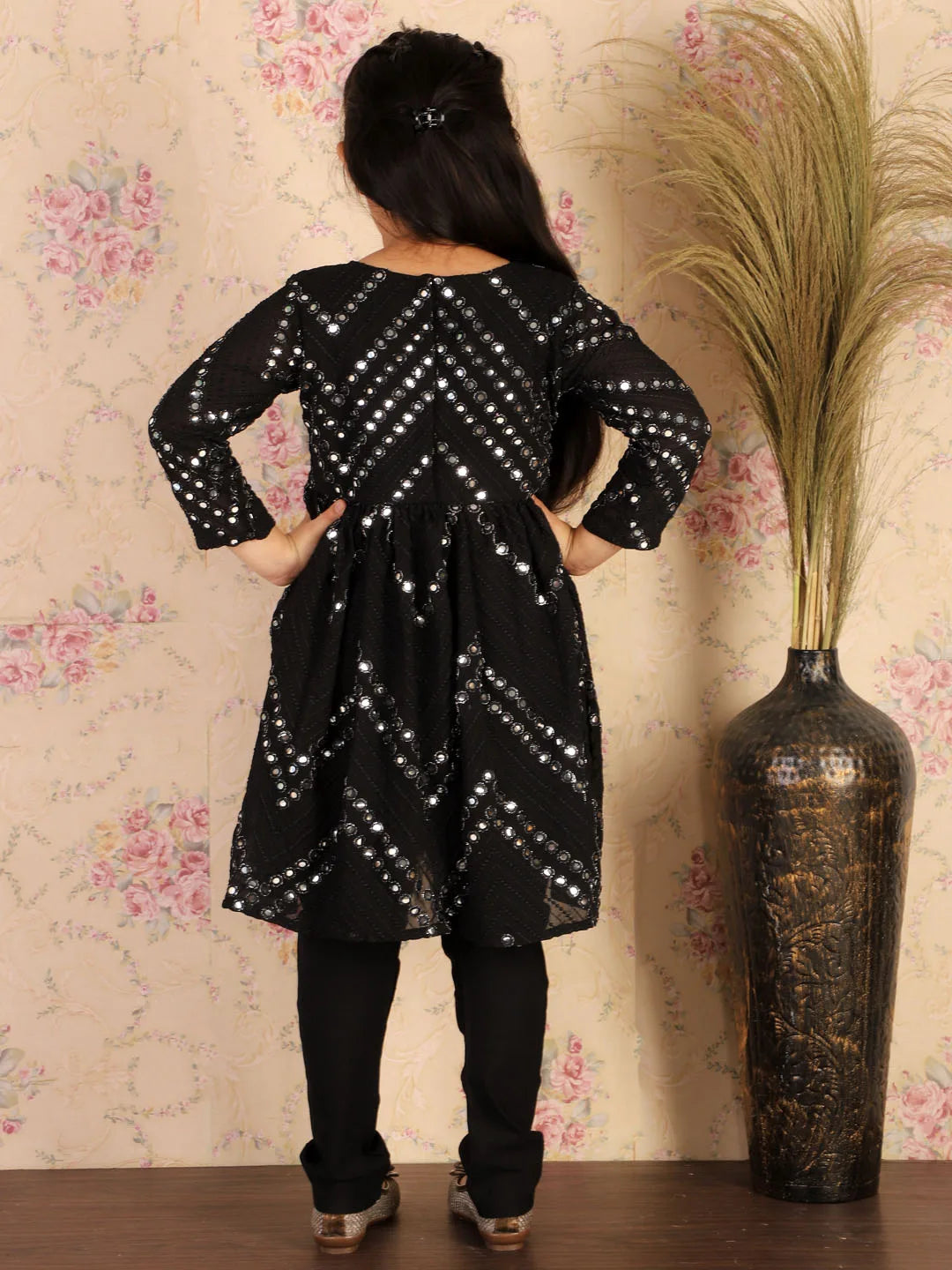 Vastramay - Girls Black Kurta And Churidar