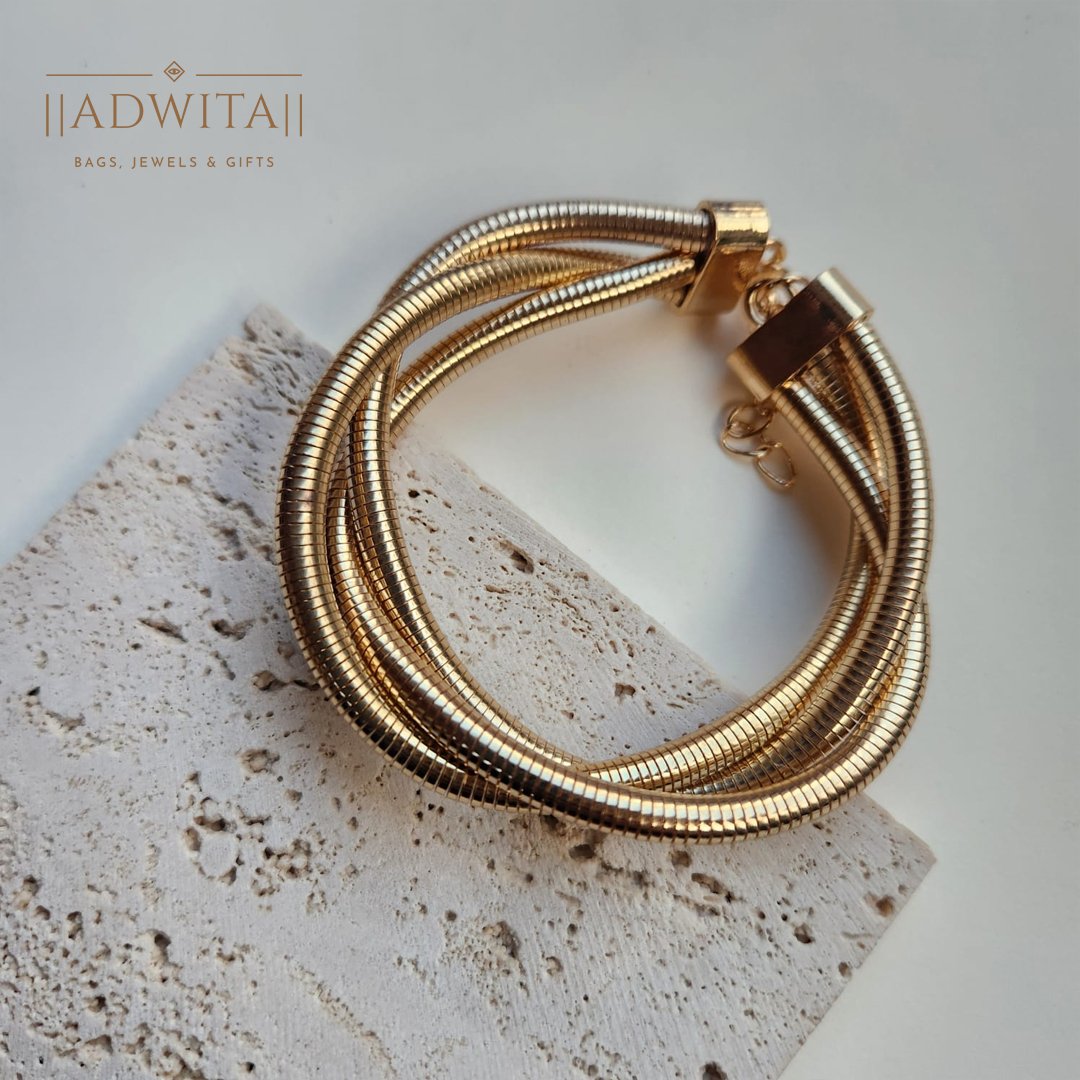 Adwita Gold Overlap Bracelet