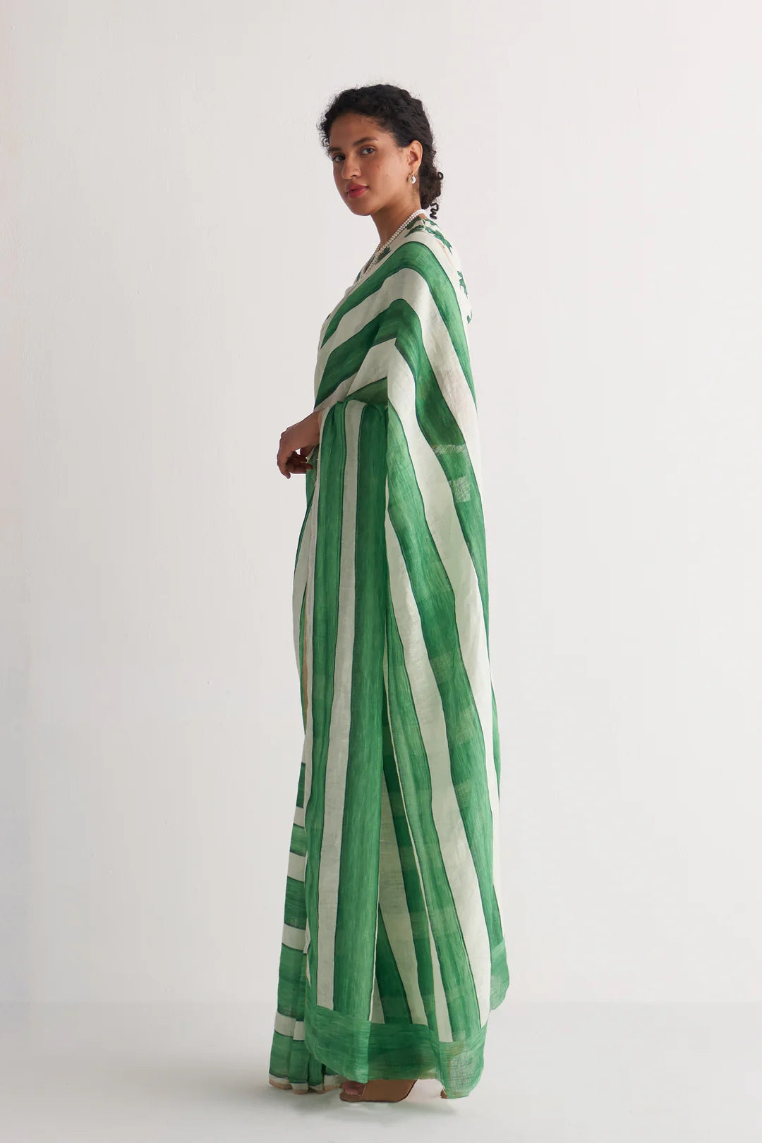 Soft-Linen-saree-with-stylish-prints-greenstroke