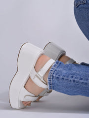 صندل Shoetopia الأبيض المريح والرياضي للنساء والفتيات
