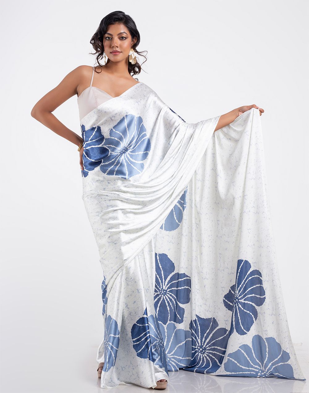 Soft Modal crepe saree with shaded style prints.