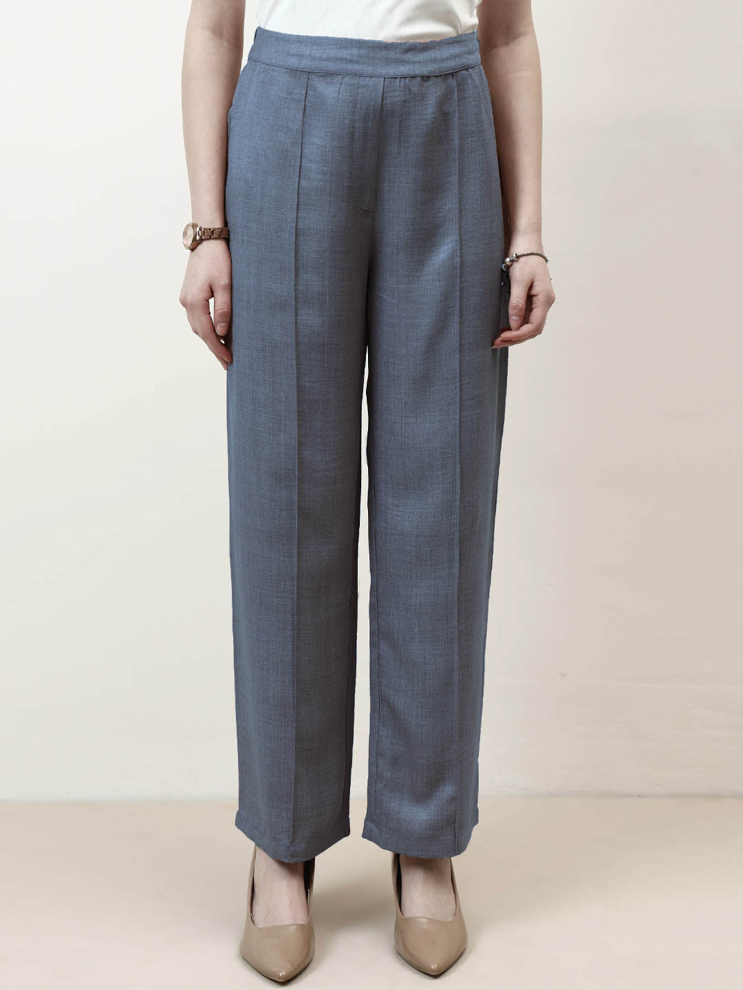Women Relaxed Straight Leg Easy Wash Pleated Trousers