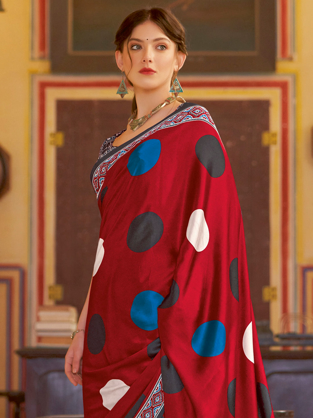 Women's Crepe Printed Designer Saree With Blouse Piece
