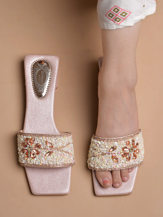حذاء مسطح مزين باللون الذهبي الوردي من Shoetopia للنساء والفتيات
