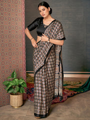 Women's Crepe DigitalPrint DesignerSaree With Blouse Piece