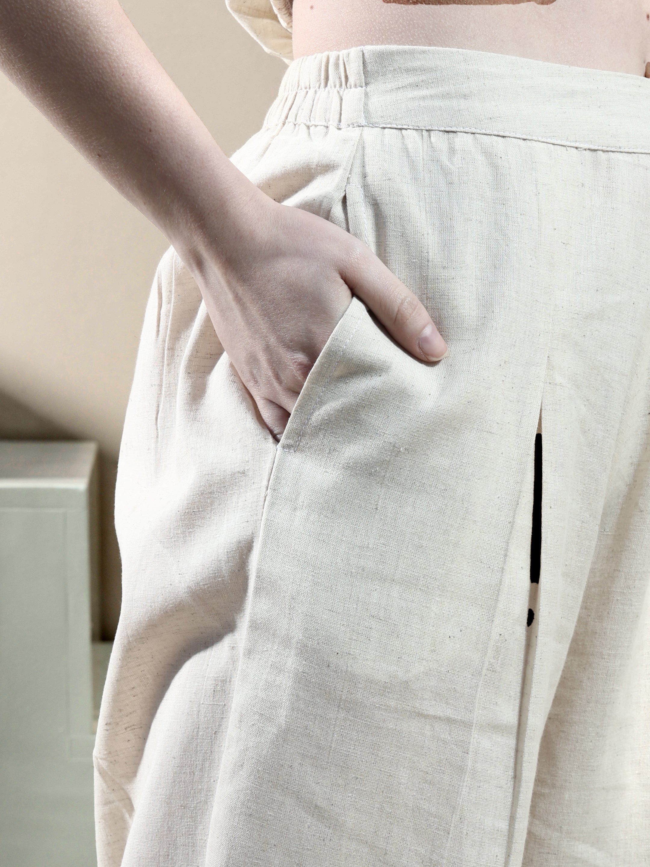 Women Relaxed Straight Leg Straight Fit Easy Wash Pleated Trousers