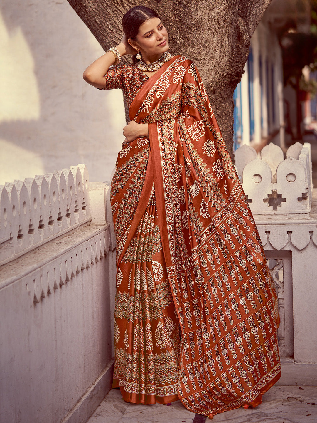 Women's Crepe Printed Designer Saree With Blouse Piece