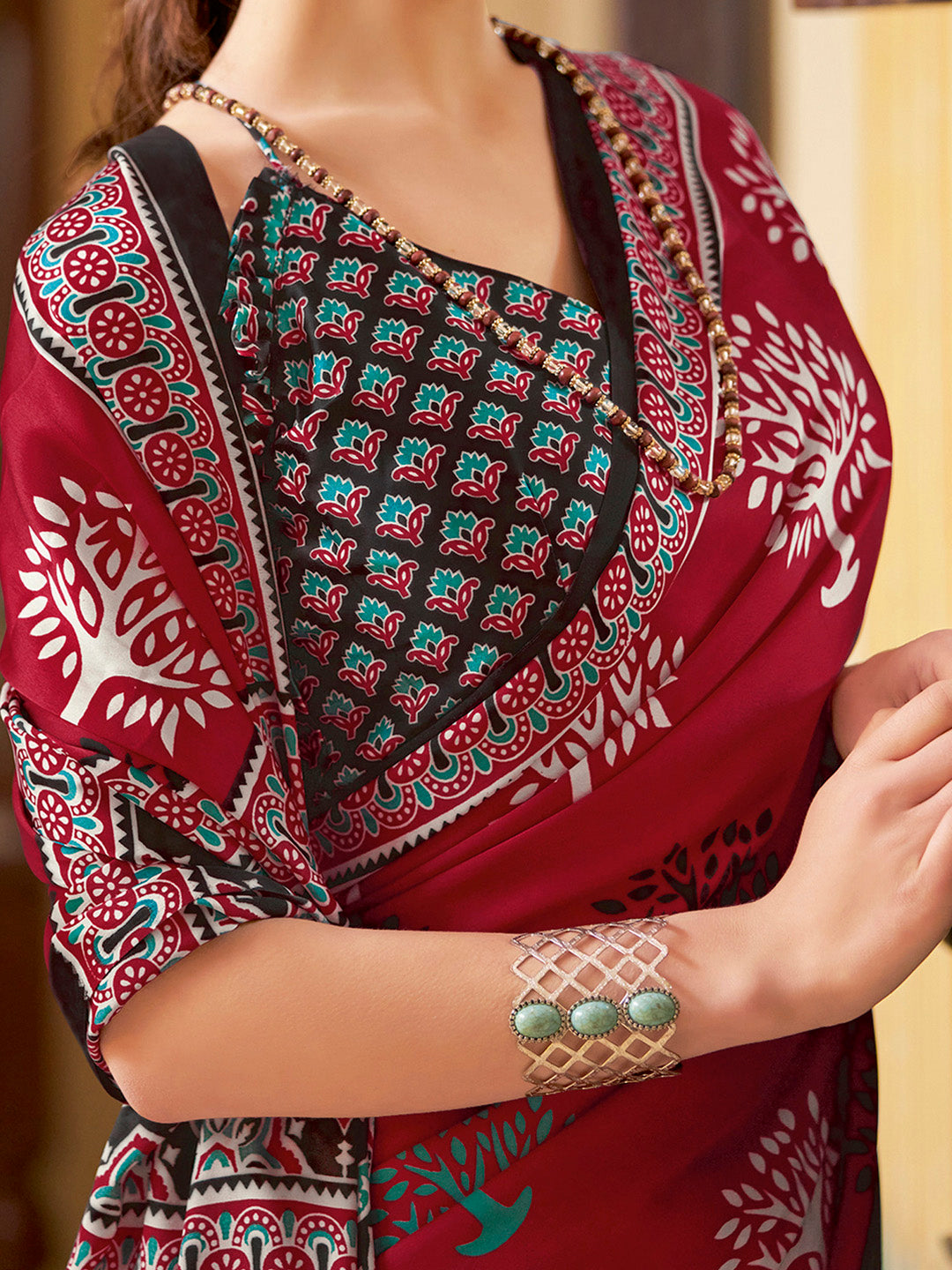 Women's Crepe Printed Designer Saree With Blouse Piece