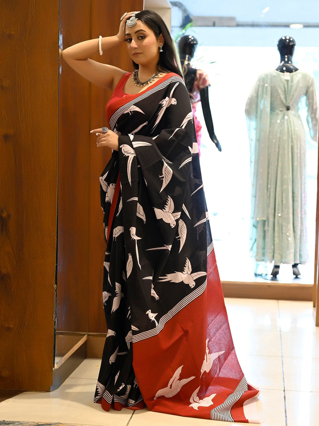 Women's Cotton Linen Black Printed Designer Saree With Blouse Piece