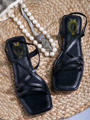 صندل مسطح كاجوال أسود اللون من Shoetopia للنساء والفتيات