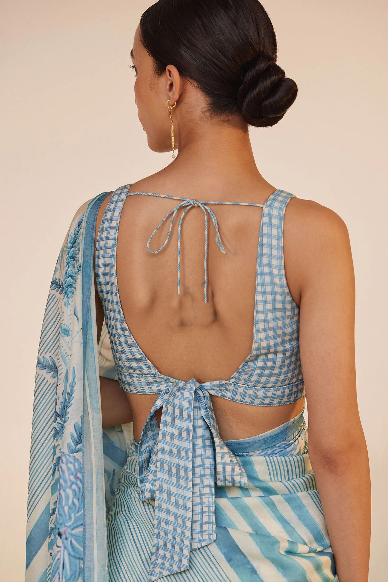 Soft-linen-saree-with-shaded-style-prints-sukoon