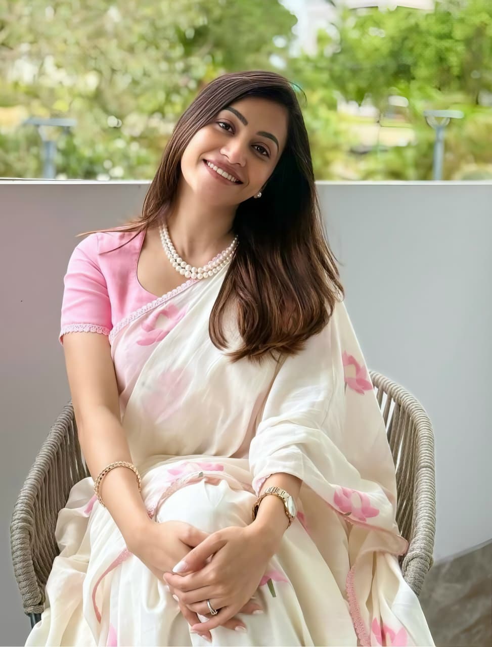 Soft-linen-saree-with-shaded-style-prints-pinkcrochet