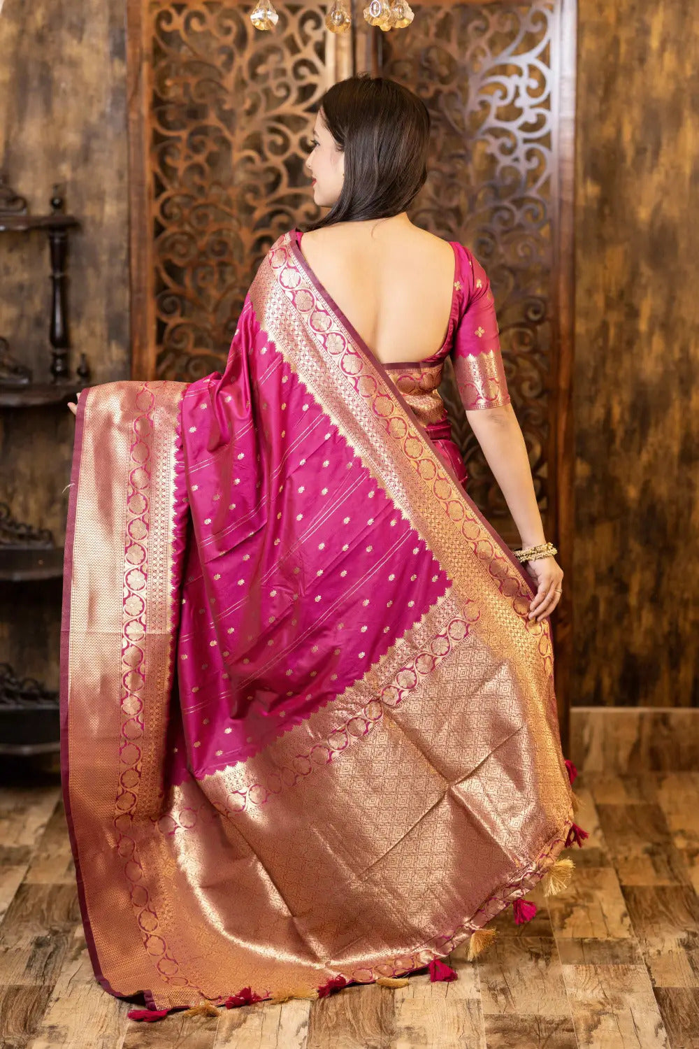 Soft-Poly-Silk-saree-with-stylish-prints-niyati