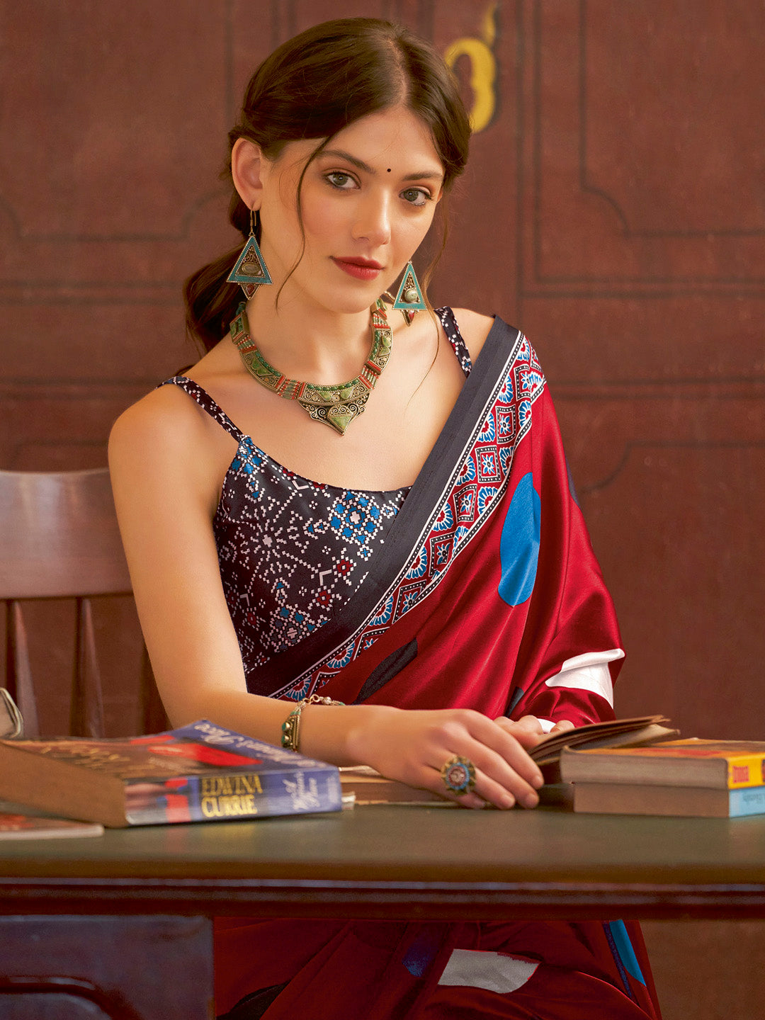 Women's Crepe Printed Designer Saree With Blouse Piece