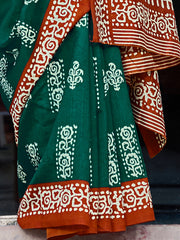 ساري نسائي من حرير بهجالبوري أخضر داكن مطبوع بتصميم أنيق مع قطعة بلوزة