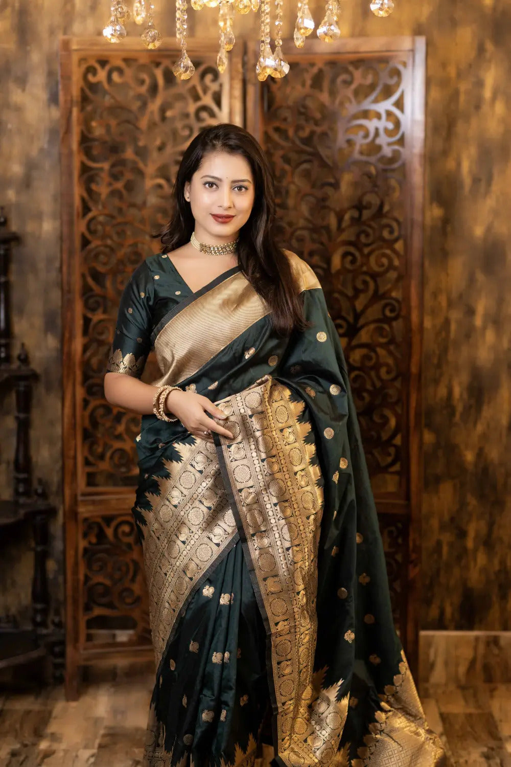 Soft-Poly-Silk-saree-with-stylish-prints-peazari