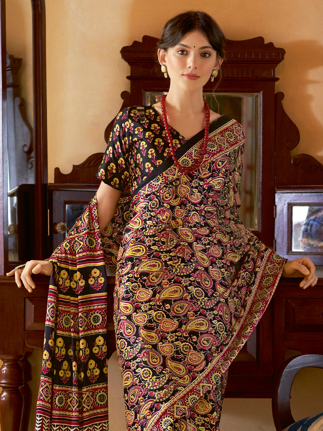 Women's Crepe Printed Designer Saree With Blouse Piece