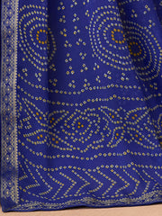 ساري نسائي أزرق من الشيفون مزين بتطريزات أنيقة مع قطعة بلوزة