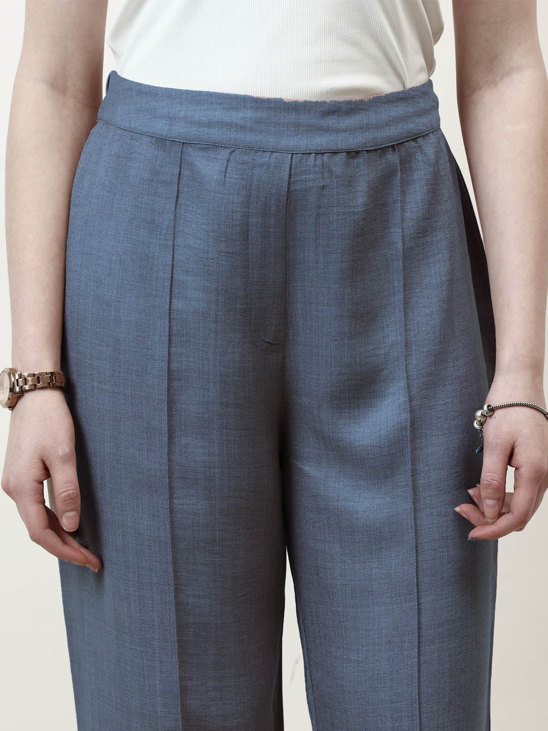 Women Relaxed Straight Leg Easy Wash Pleated Trousers