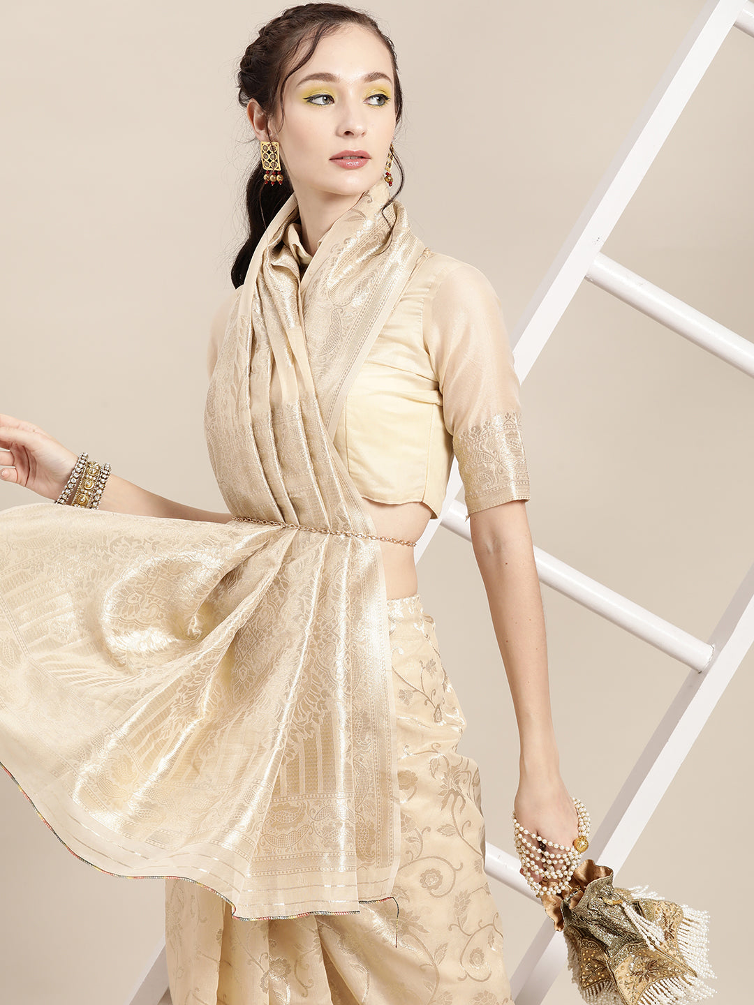 Women's Silk Blend Cream WovenDesign CelebritySaree With Blouse Piece