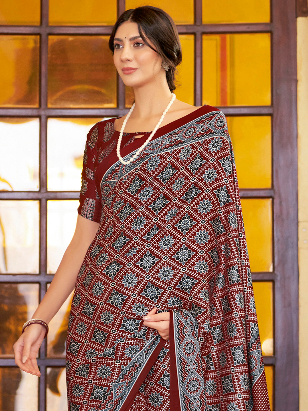 Women's Crepe Printed Designer Saree With Blouse Piece