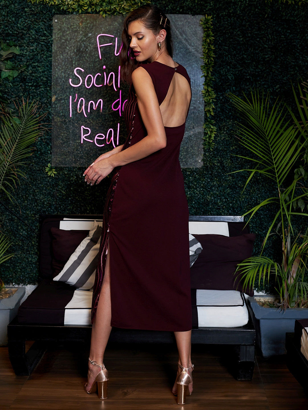 Women Embellished Sleeveless Sheath Midi Dress