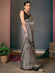 Women's Crepe DigitalPrint DesignerSaree With Blouse Piece
